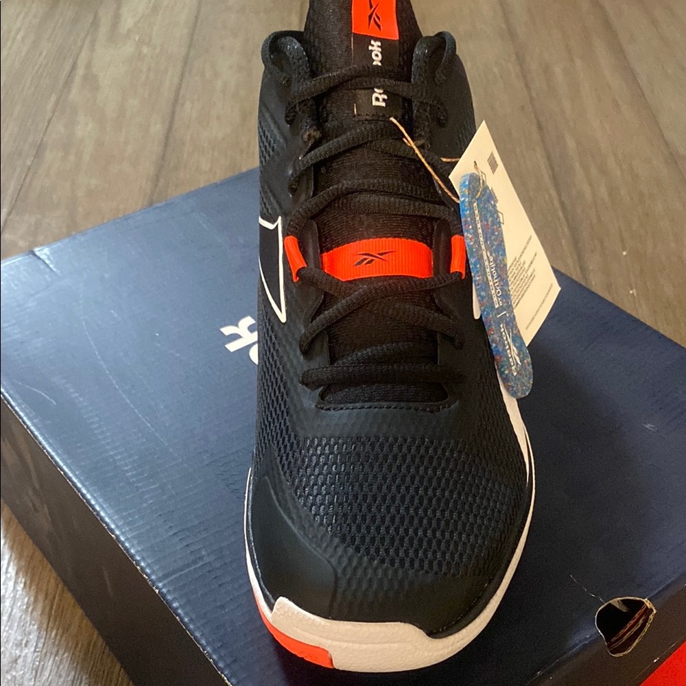 Reebok More Buckets Men's Black and White Athletic Shoes. NIB. Mens size 10.5 - Picture 3 of 10